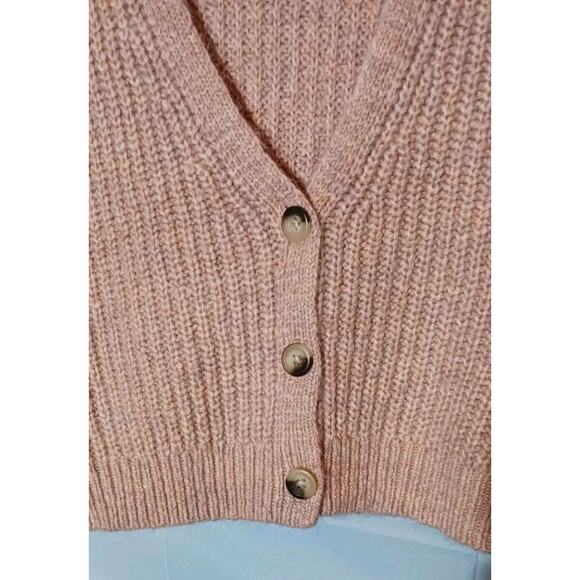 Old Navy Womens V Neck Cropped Fuzzy Cardigan Pale Pink Sweater Poly Blend NWT - Picture 3 of 9